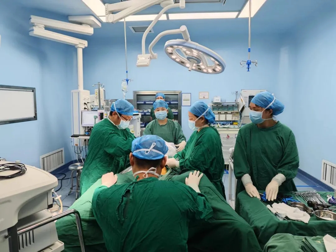 【洪医技术】市人民医院妇科成功开展首例腹腔镜单侧输卵管-卵巢切除术日间手术